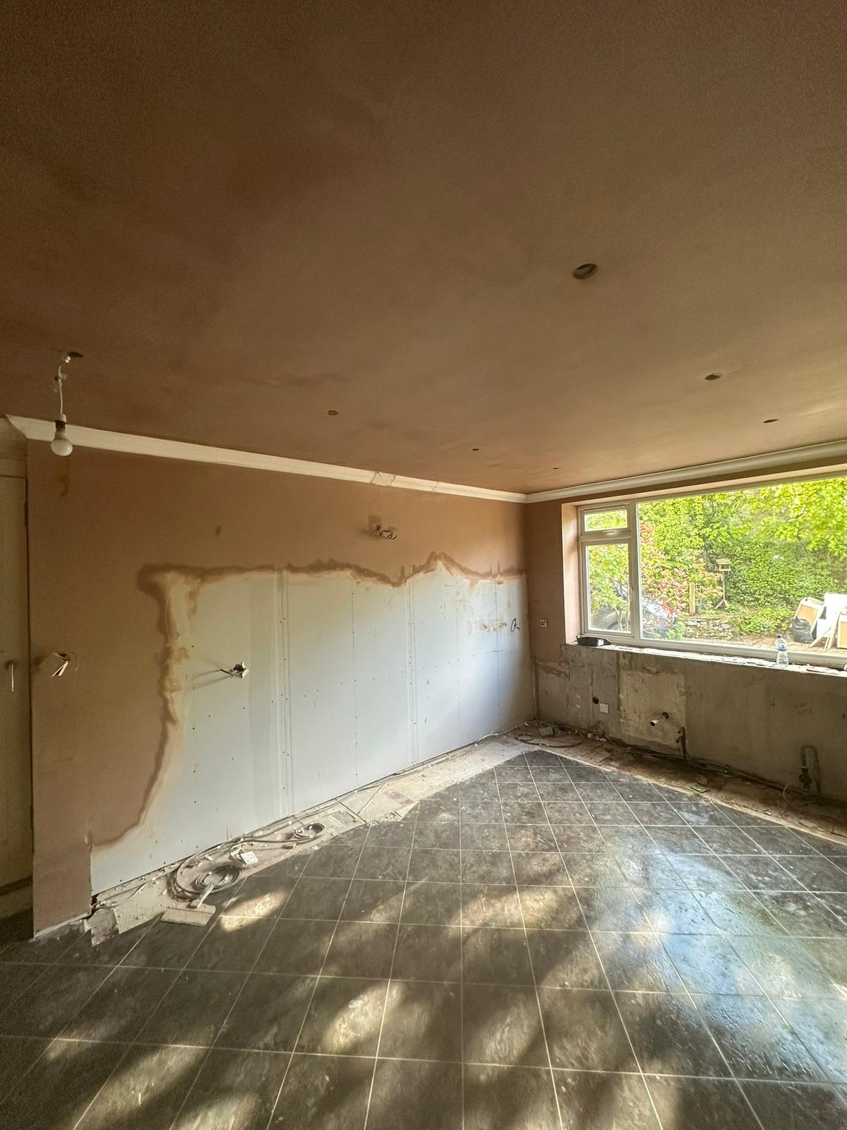 Wall and ceiling plaster
